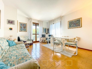 zoom immagine (Appartamento 70 mq, soggiorno, 1 camera, zona Pisano)