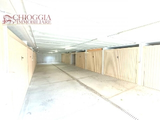 zoom immagine (Garage 15 mq, zona Borgo San Giovanni)