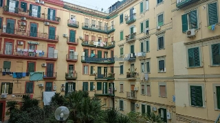 zoom immagine (Appartamento 110 mq, 3 camere, zona Napoli - Centro)