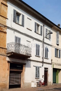 zoom immagine (Casa a schiera 230 mq, soggiorno, 3 camere, zona Sannazzaro Dè Burgondi - Centro)
